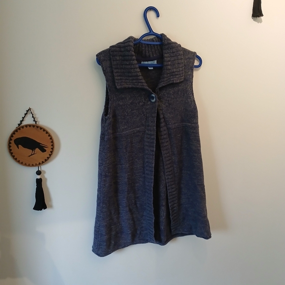 Cottagecore Knit Sweater Vest - Picture 2 of 10